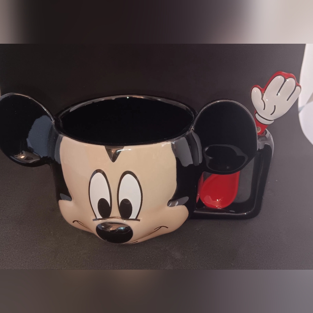 Disney Parks Mickey Mouse Mug Black Ears handle Microwave Dishwasher Safe 16oz